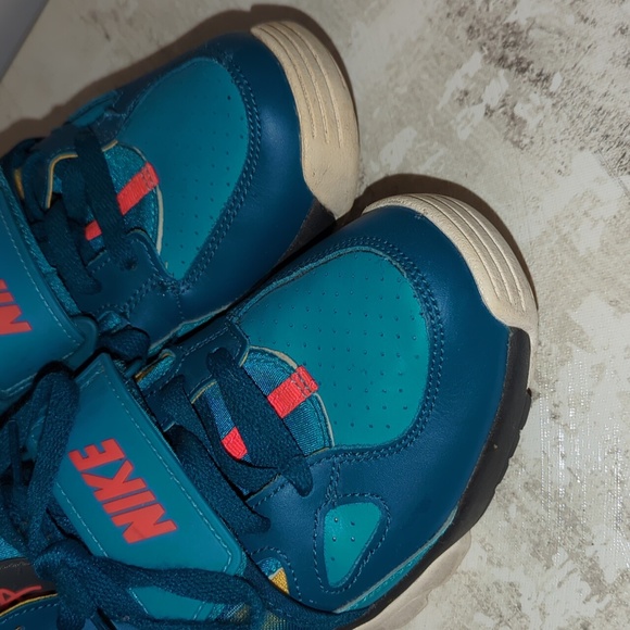 Nike Huarache Trainer Shoes - Picture 3 of 6